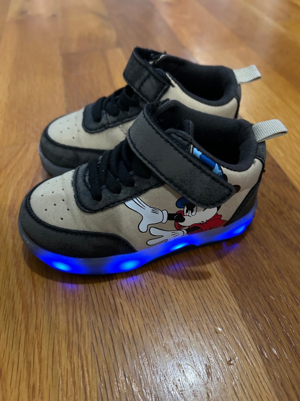 Mickey Mouse Zara Toddler Light Up Sneaker